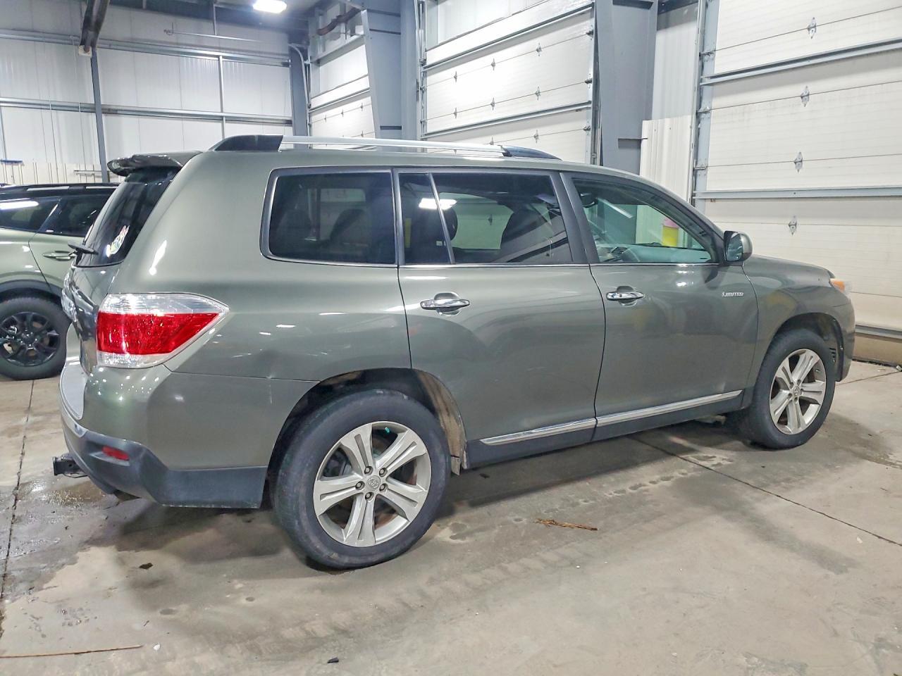 2012 TOYOTA HIGHLANDER