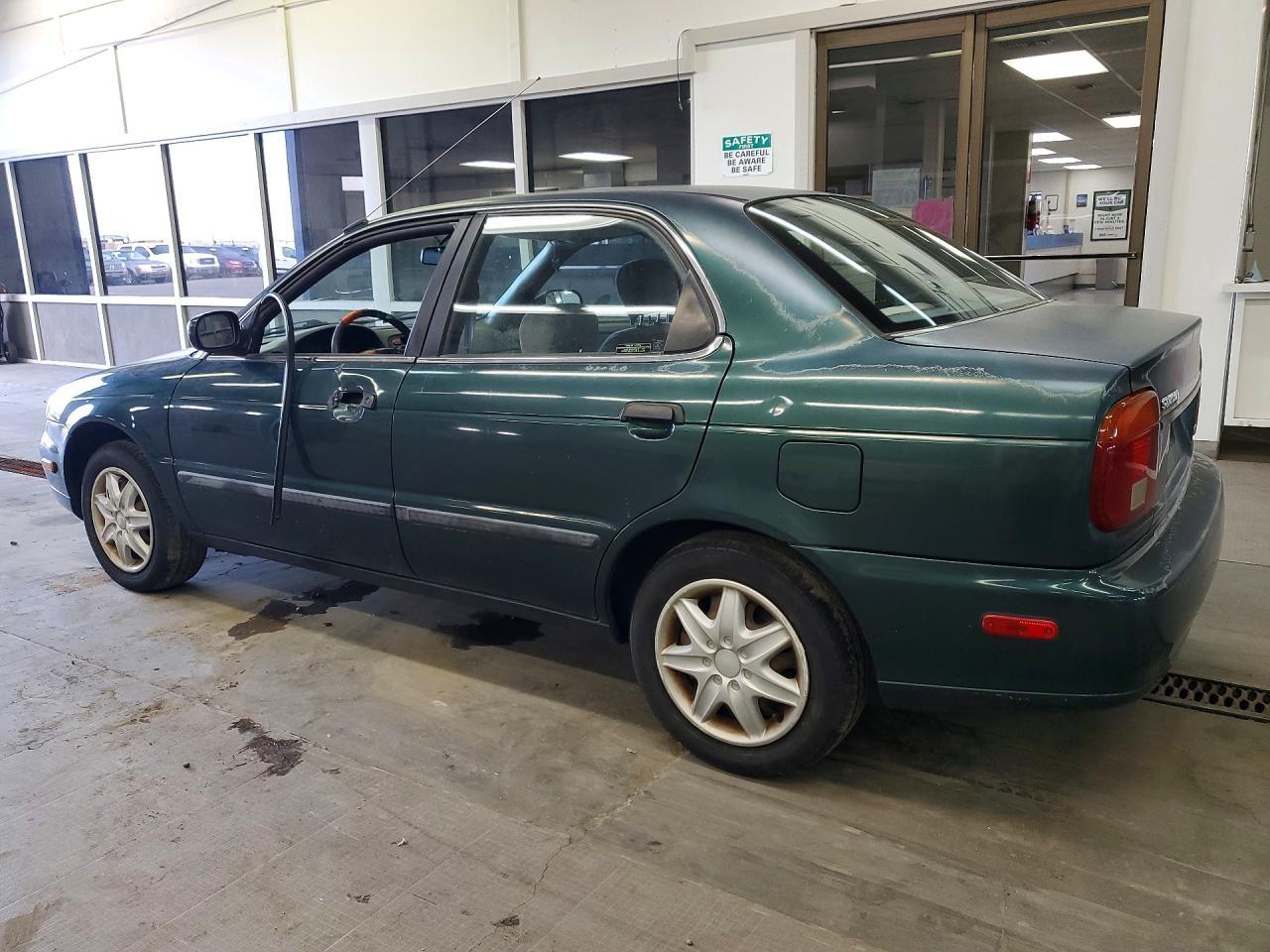 1999 SUZUKI Esteem