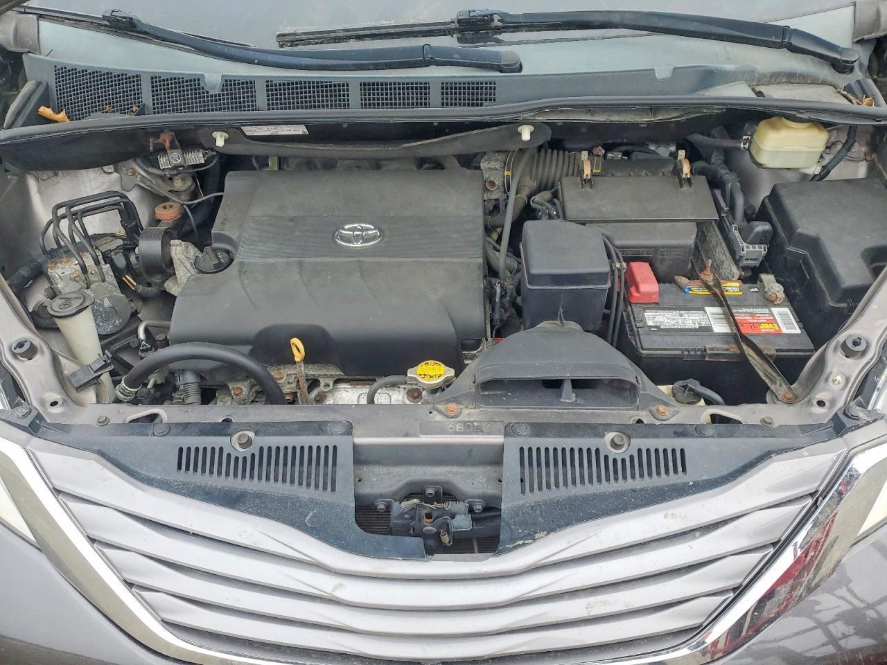 2016 TOYOTA SIENNA