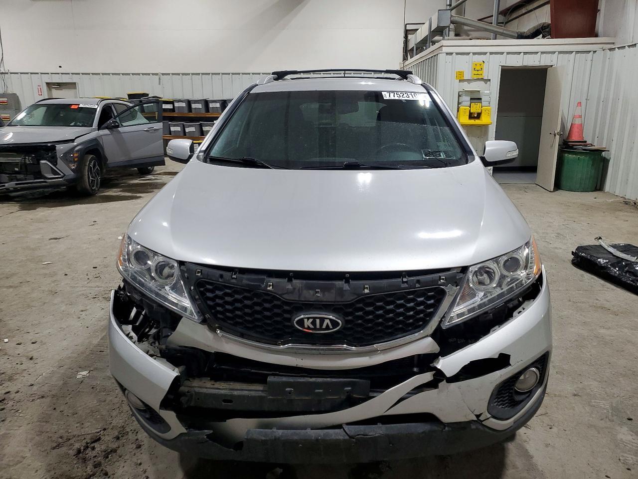 2011 KIA SORENTO