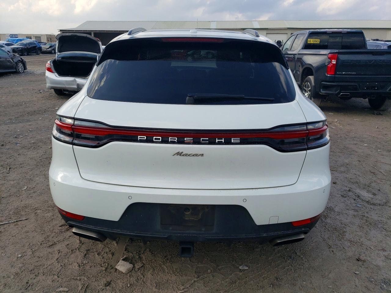 2019 PORSCHE Macan