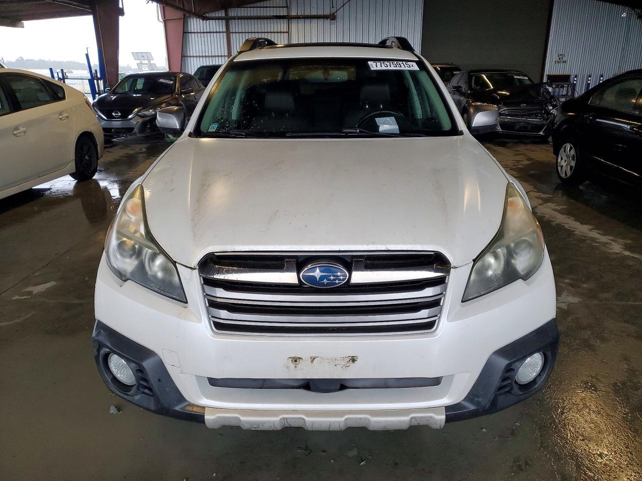 2013 SUBARU Outback