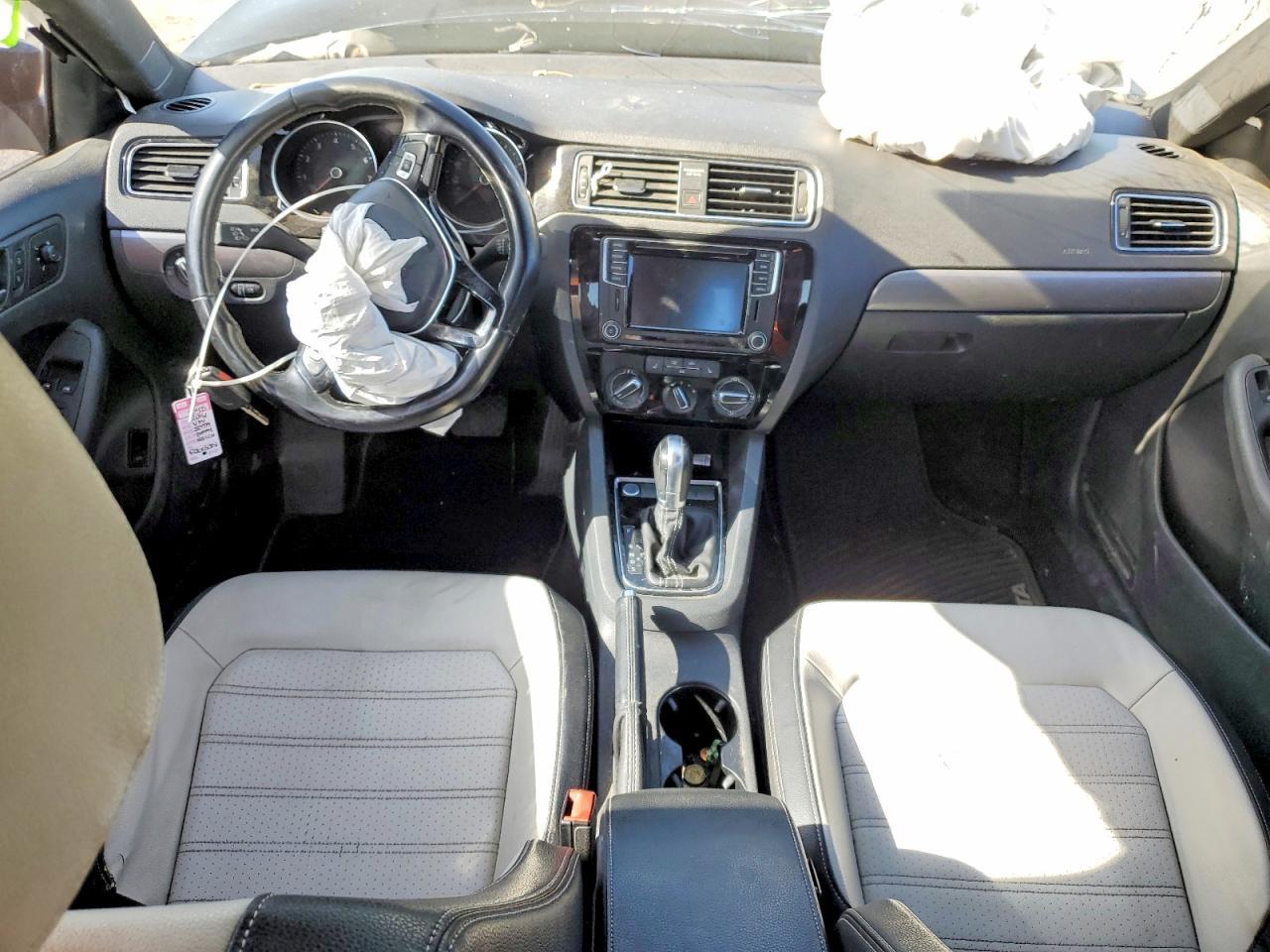 2016 VOLKSWAGEN JETTA