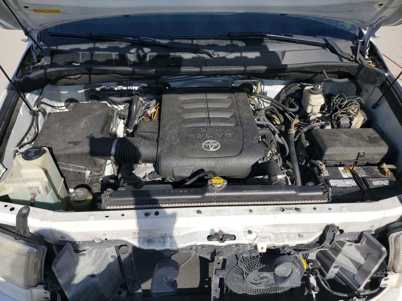 2013 TOYOTA Sequoia