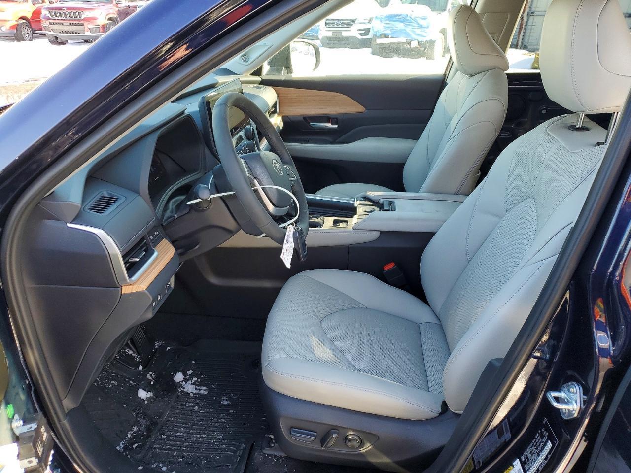 2026 TOYOTA HIGHLANDER