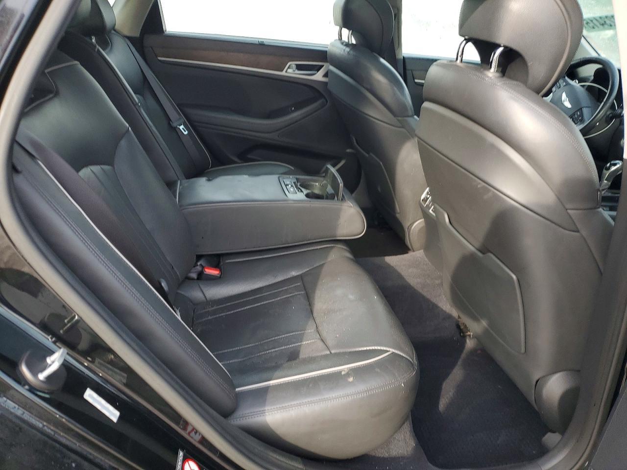 2015 HYUNDAI GENESIS