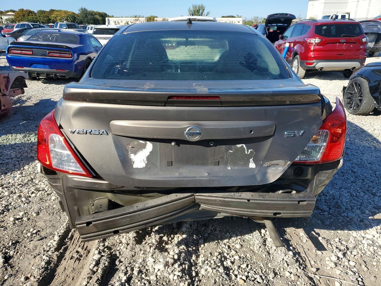 2015 NISSAN VERSA