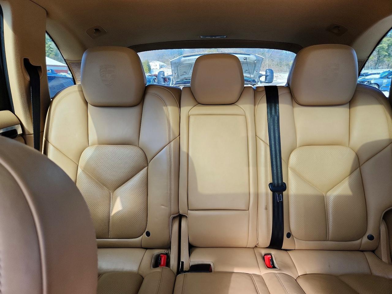 2017 PORSCHE CAYENNE