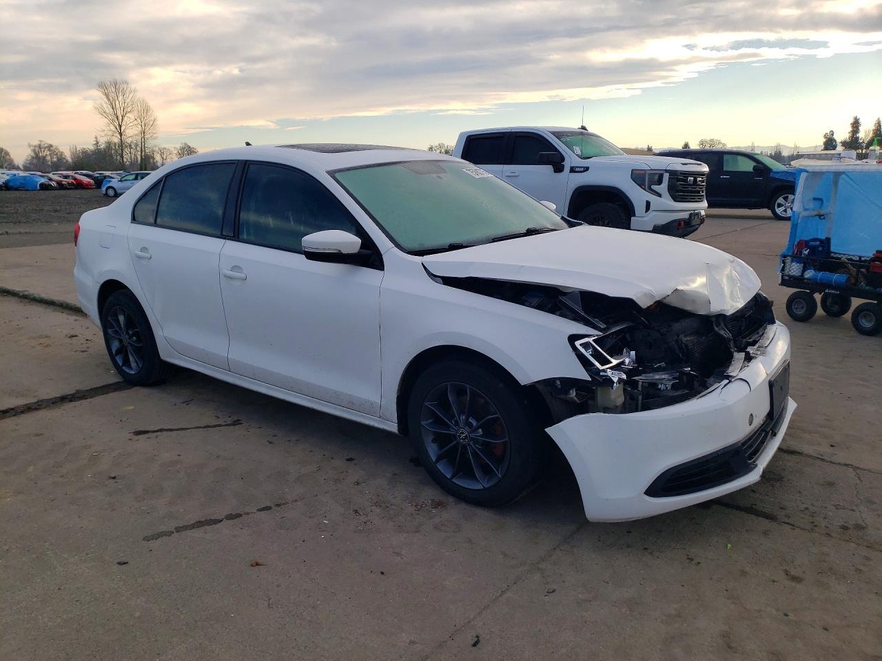 2011 VOLKSWAGEN JETTA