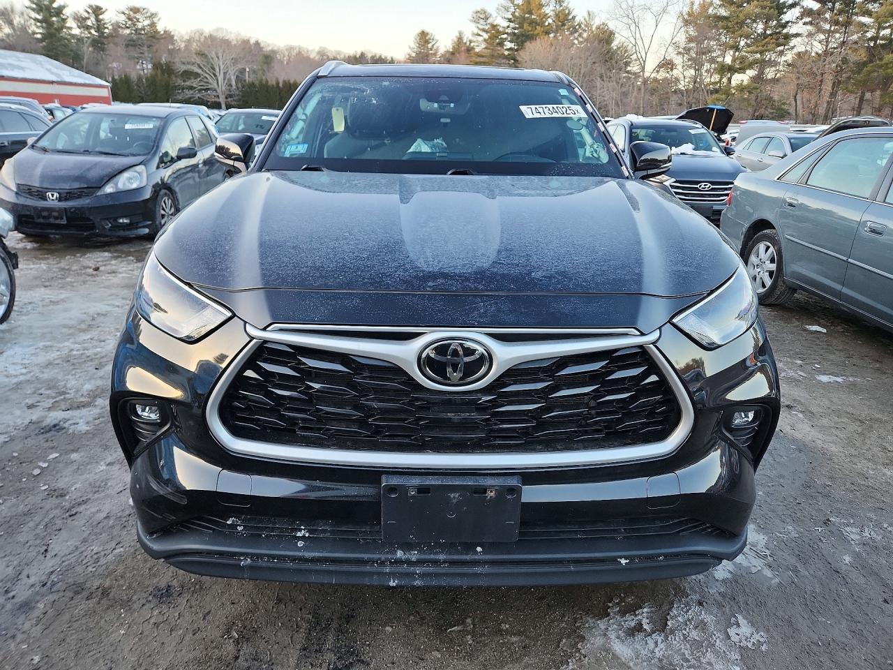 2022 TOYOTA HIGHLANDER