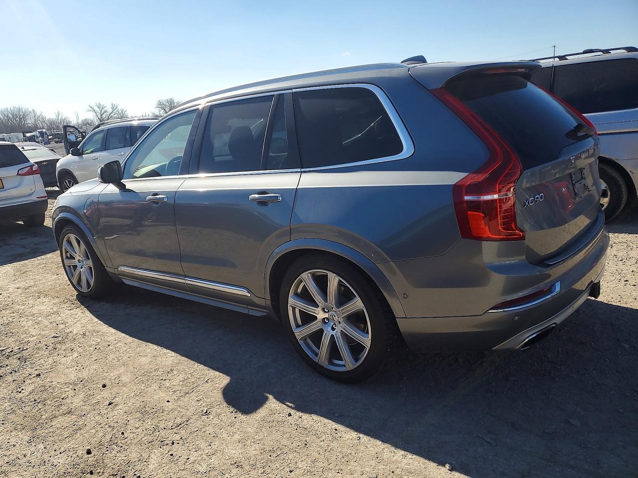 2016 VOLVO XC90