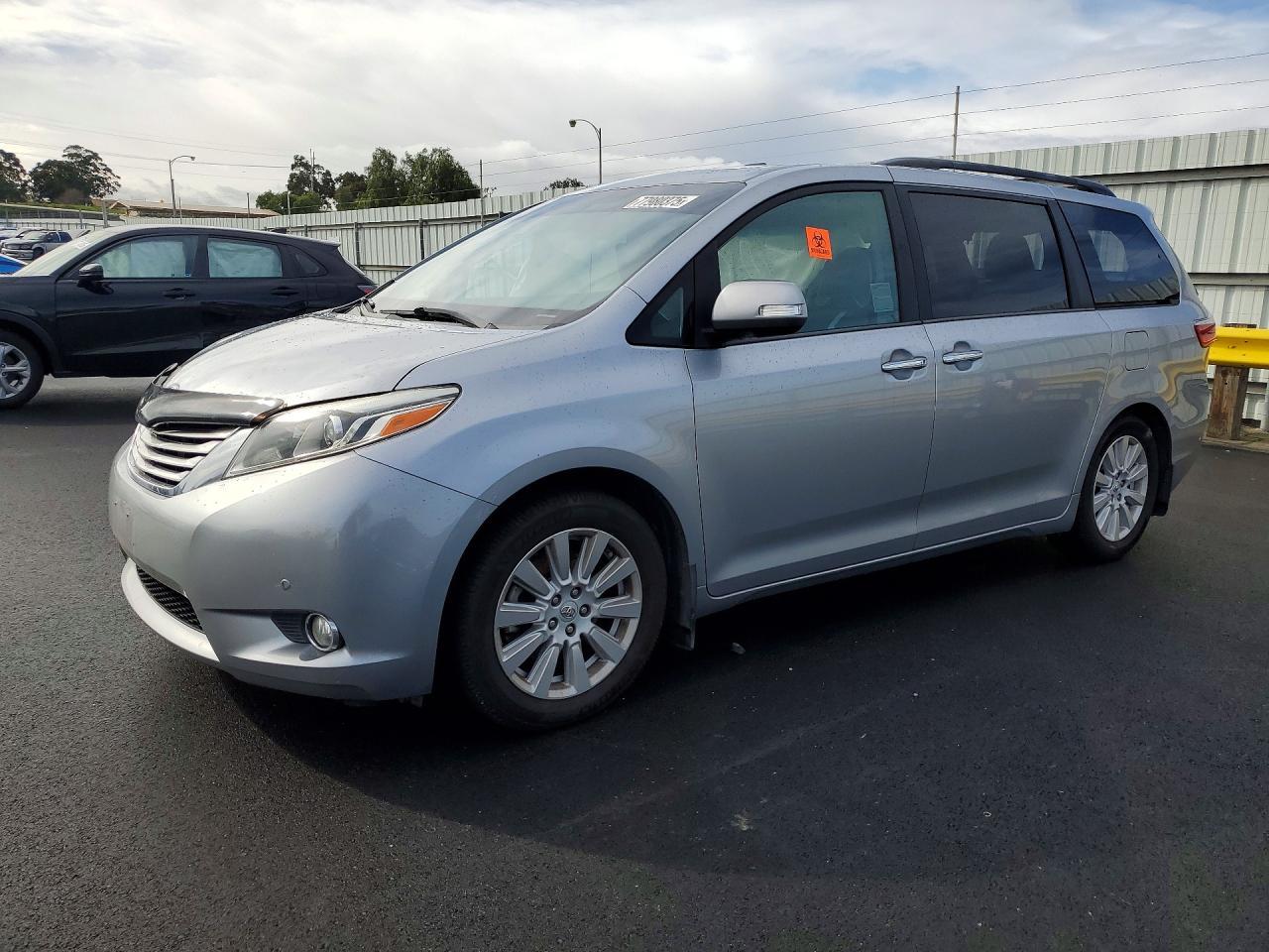 2017 TOYOTA SIENNA