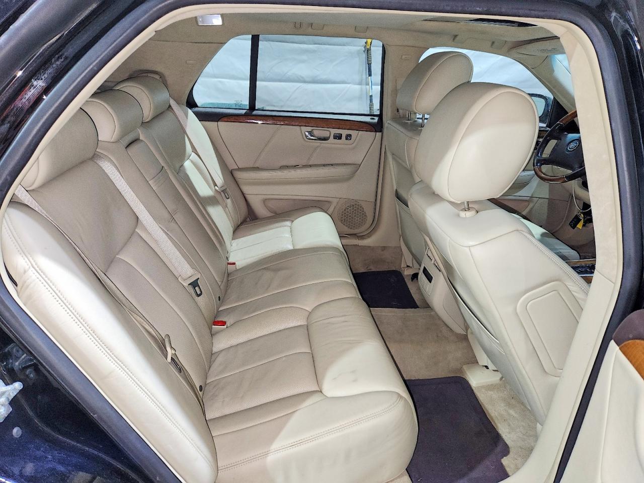 2010 CADILLAC DTS