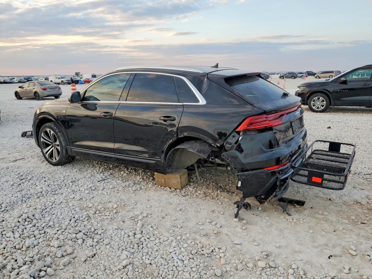 2020 AUDI Q8