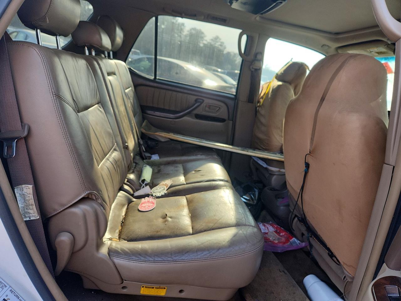 2004 TOYOTA Sequoia