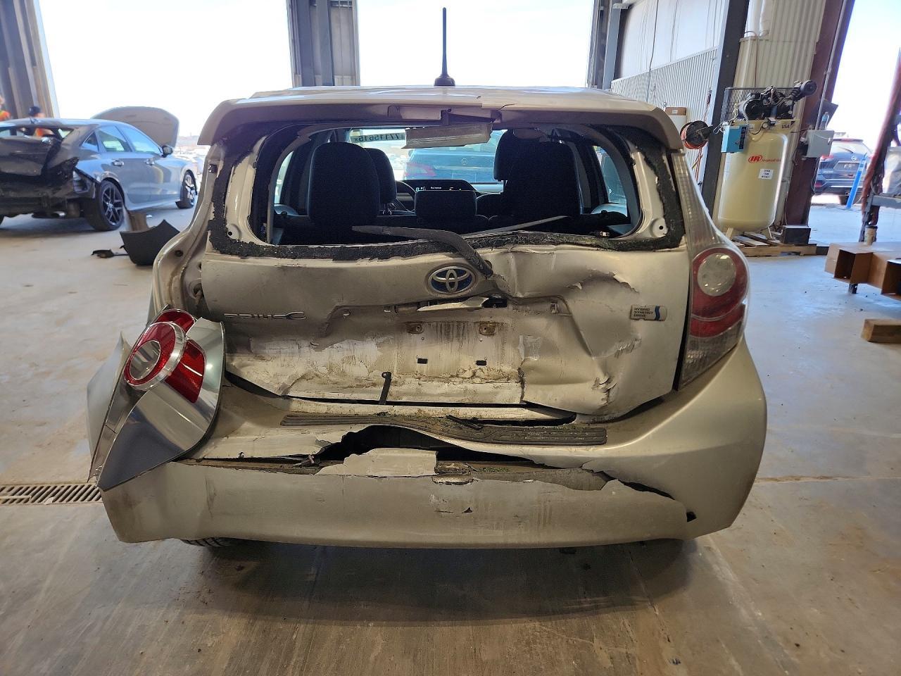 2014 TOYOTA Prius c