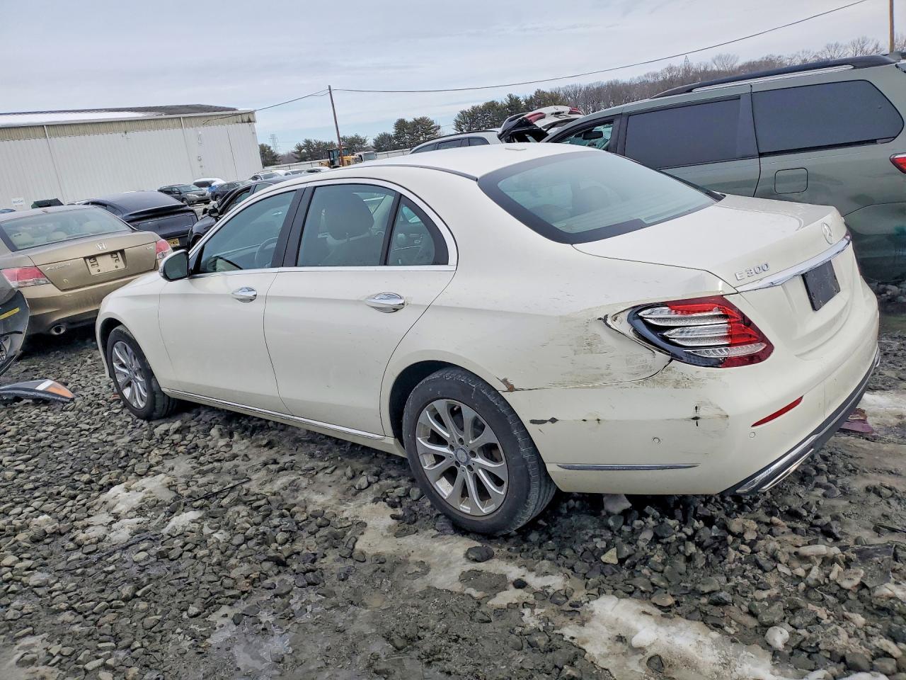 2017 MERCEDES-BENZ E-Class
