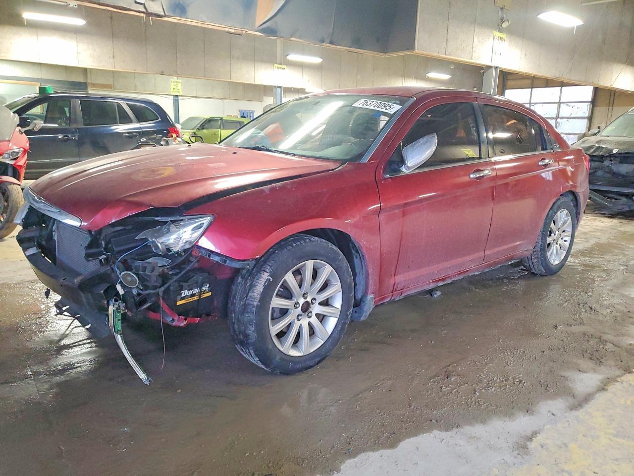 2013 CHRYSLER 200