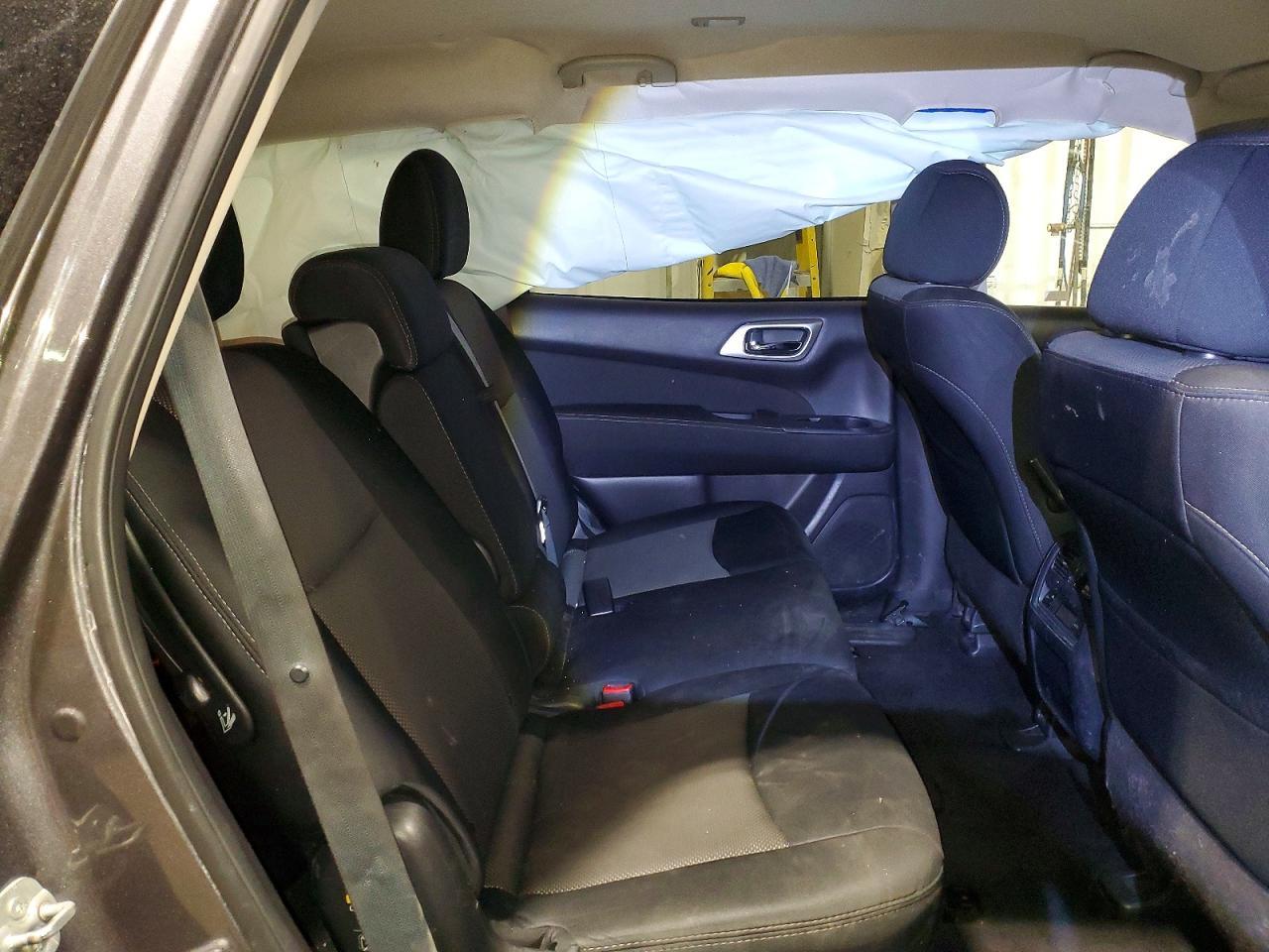 2017 NISSAN PATHFINDER