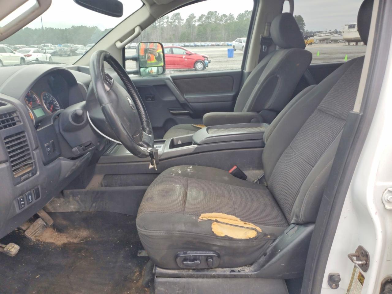 2012 NISSAN Titan