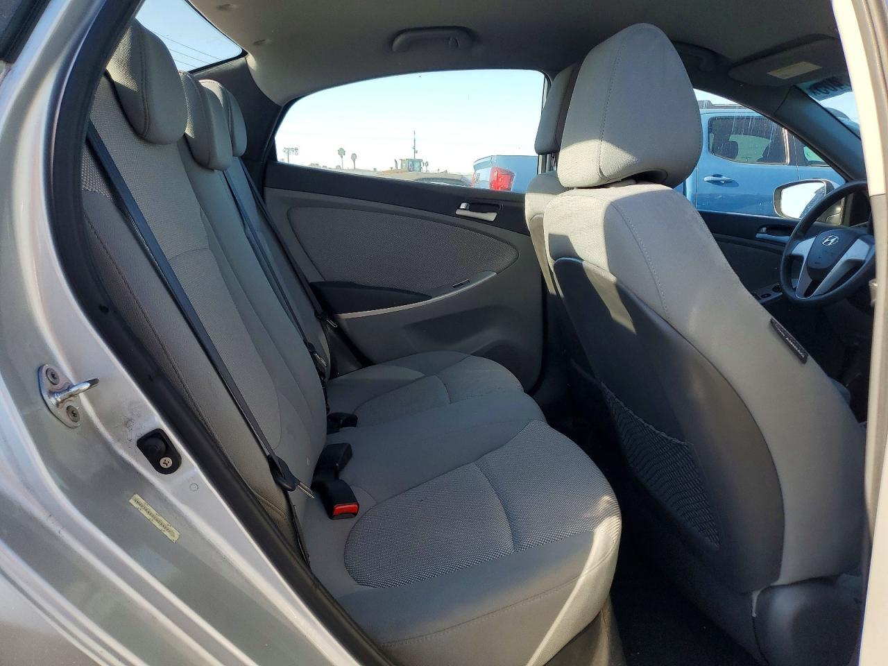 2012 HYUNDAI ACCENT