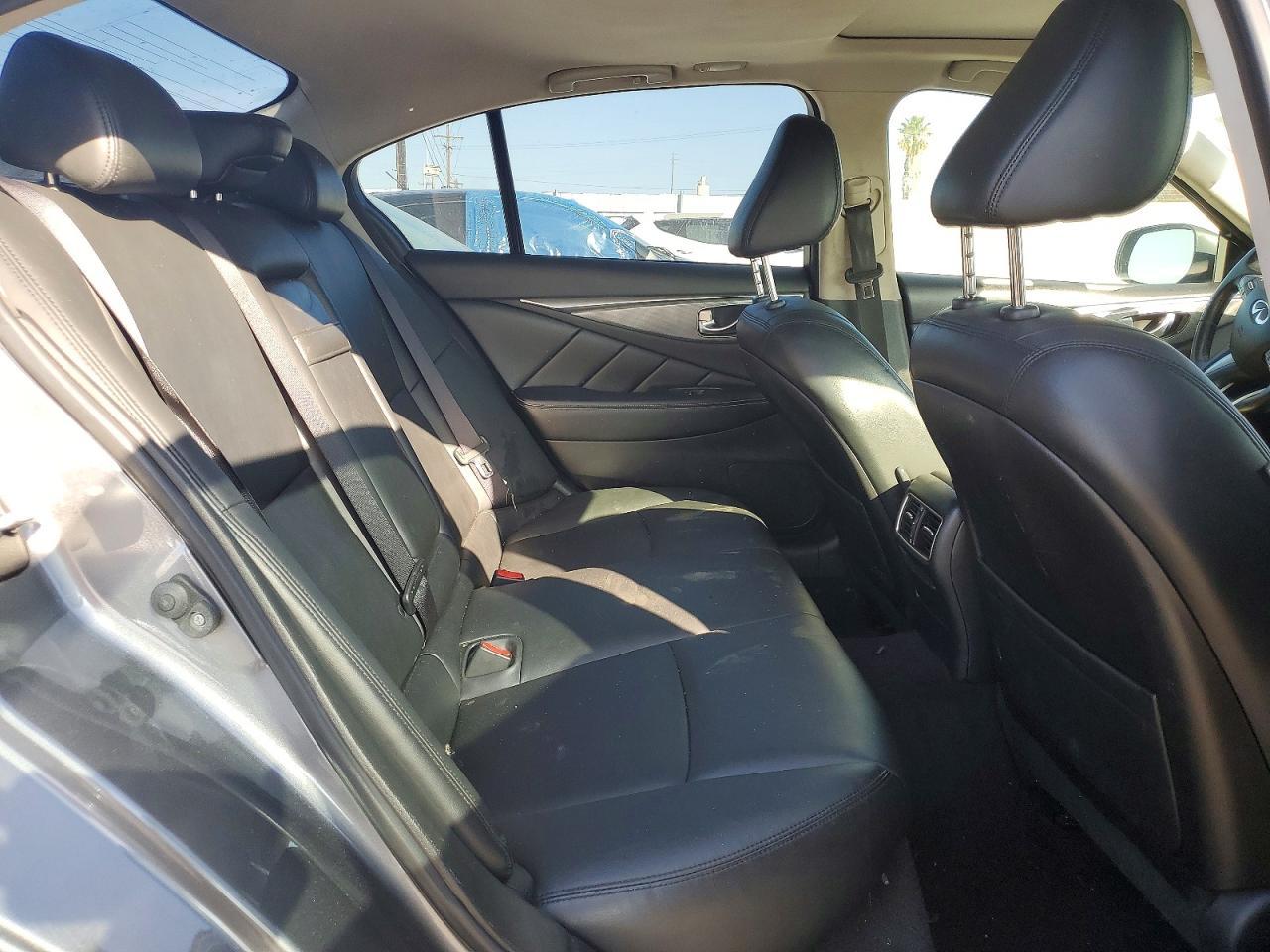 2016 INFINITI Q50