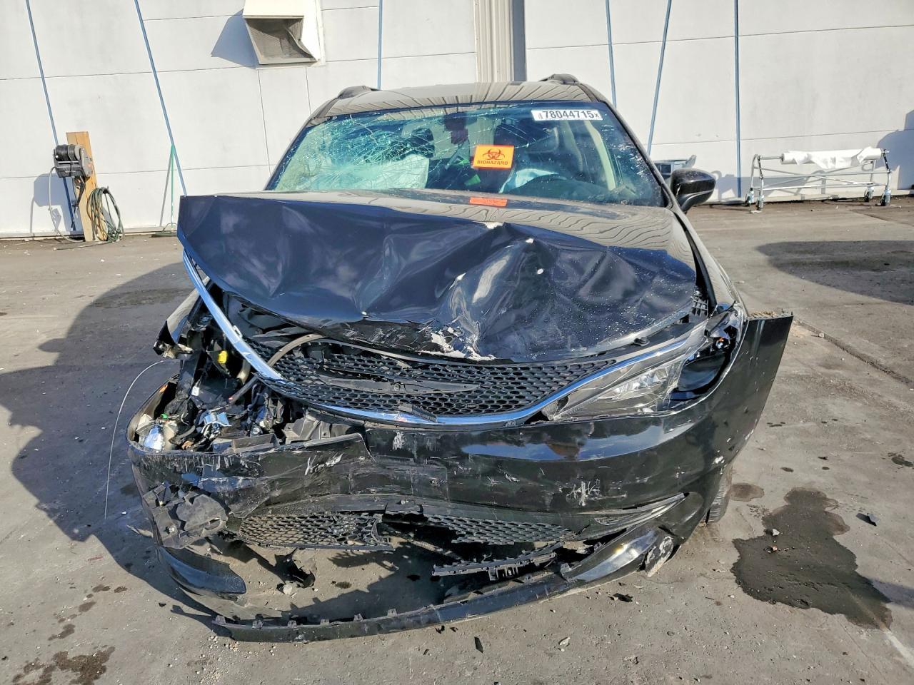 2021 CHRYSLER Voyager