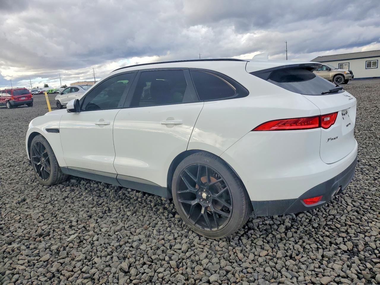 2017 JAGUAR F-Pace