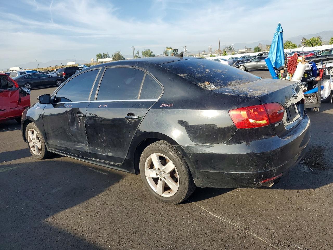 2013 VOLKSWAGEN JETTA