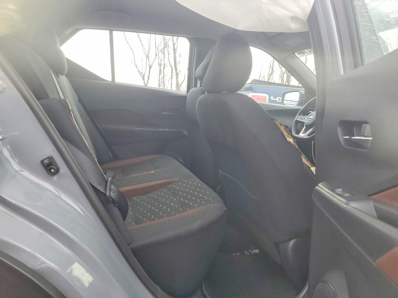 2024 NISSAN KICKS