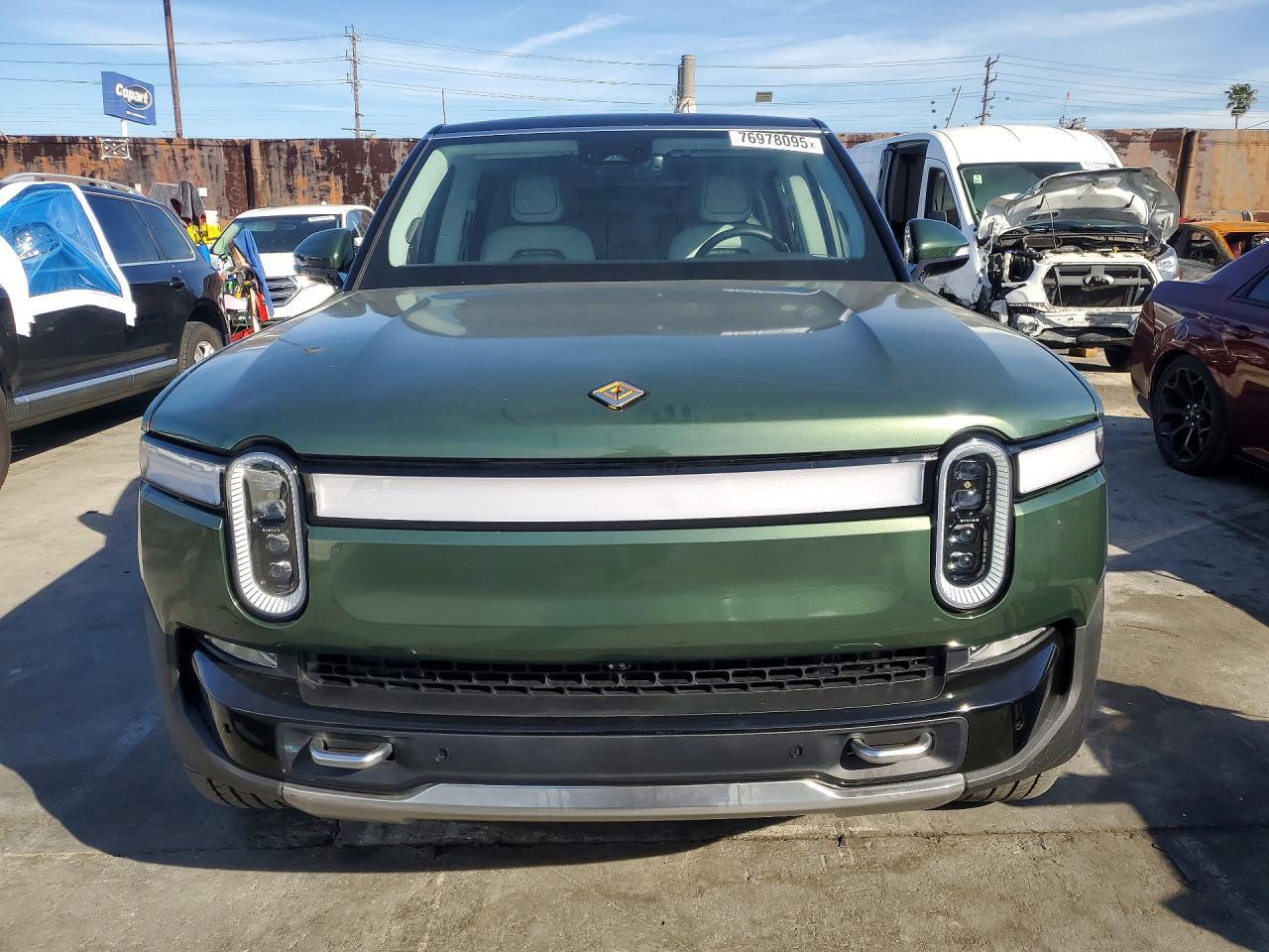 2023 RIVIAN R1s