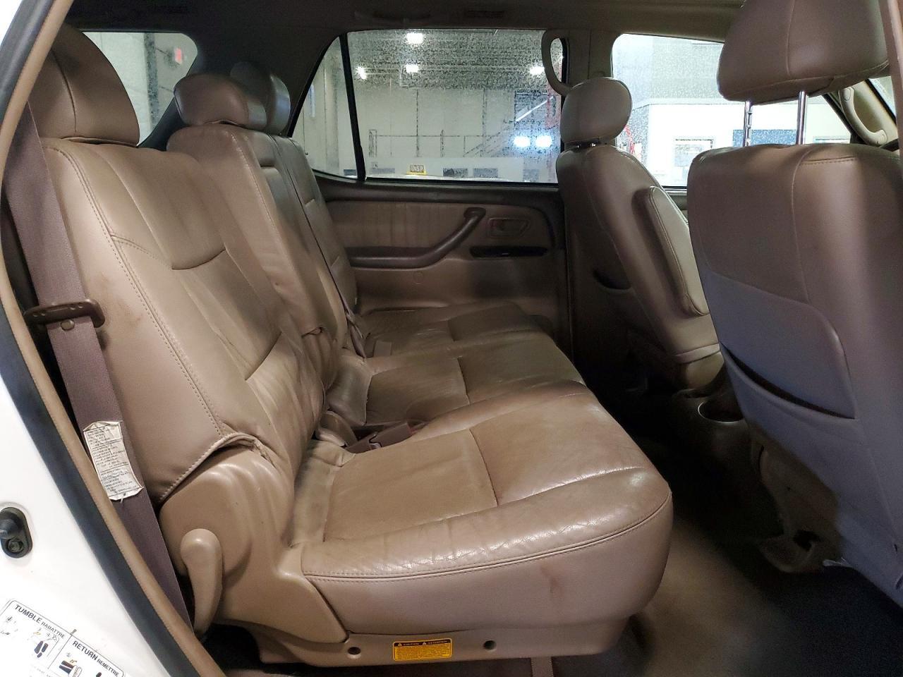 2004 TOYOTA Sequoia