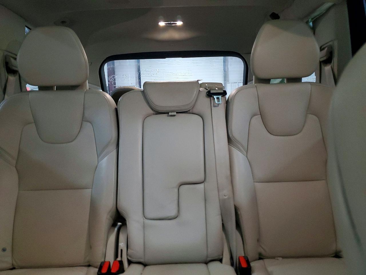 2020 VOLVO XC90
