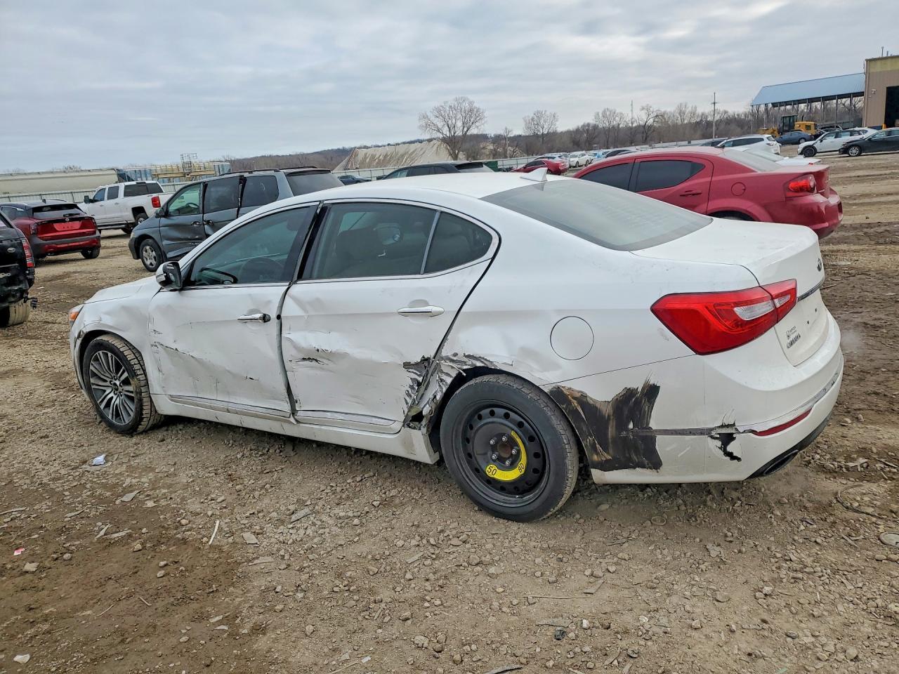 2016 KIA Cadenza