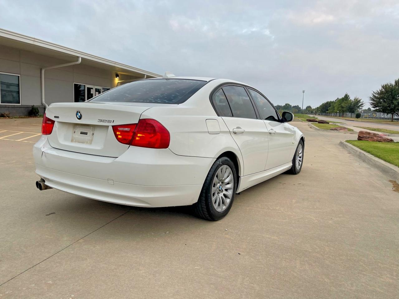 2011 BMW 3 SERIES