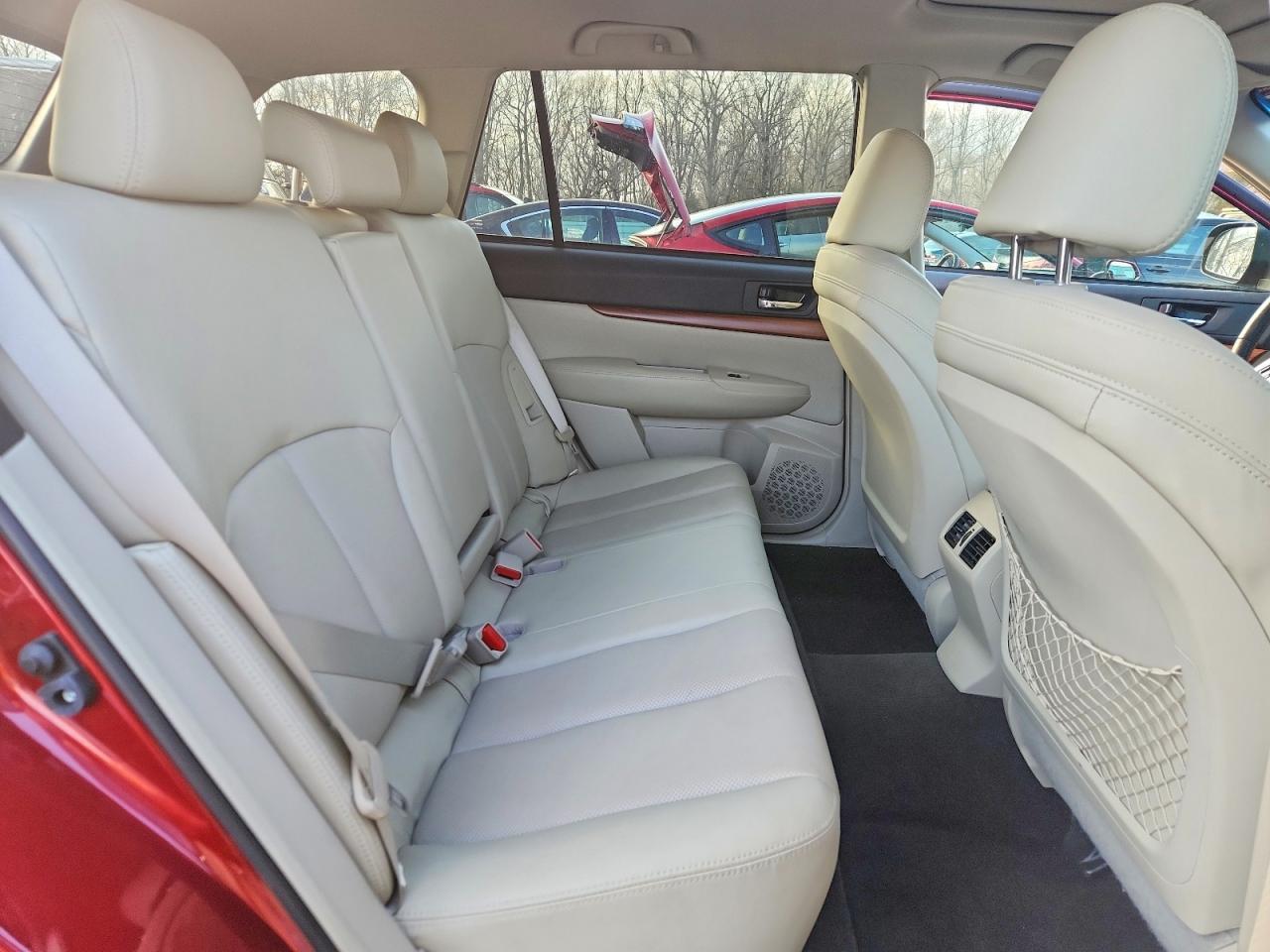 2013 SUBARU Outback