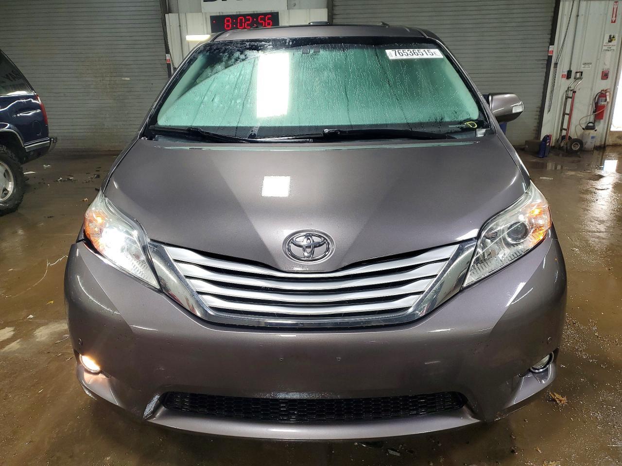 2013 TOYOTA SIENNA