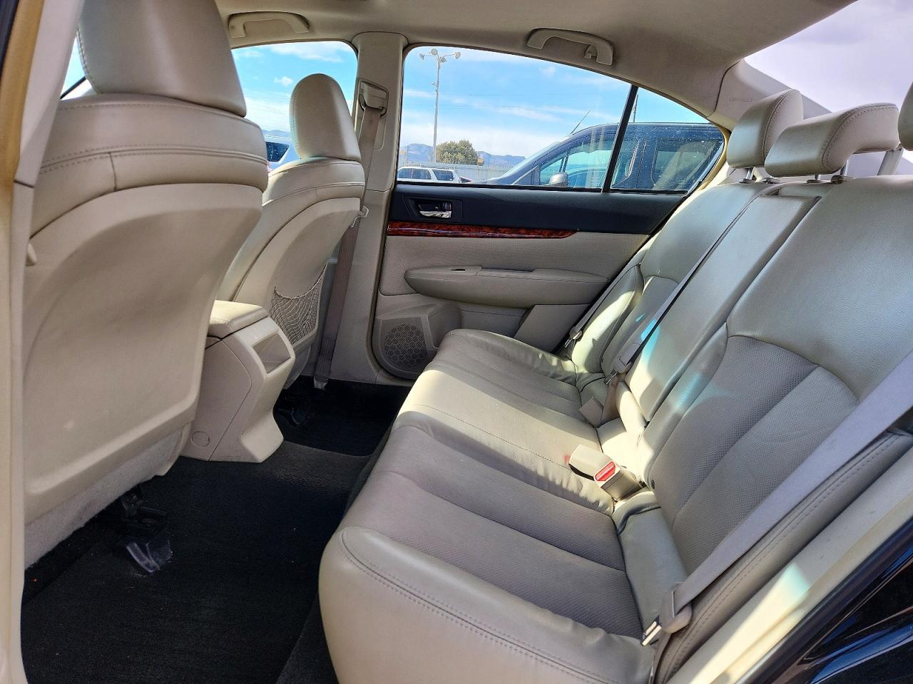 2012 SUBARU Legacy