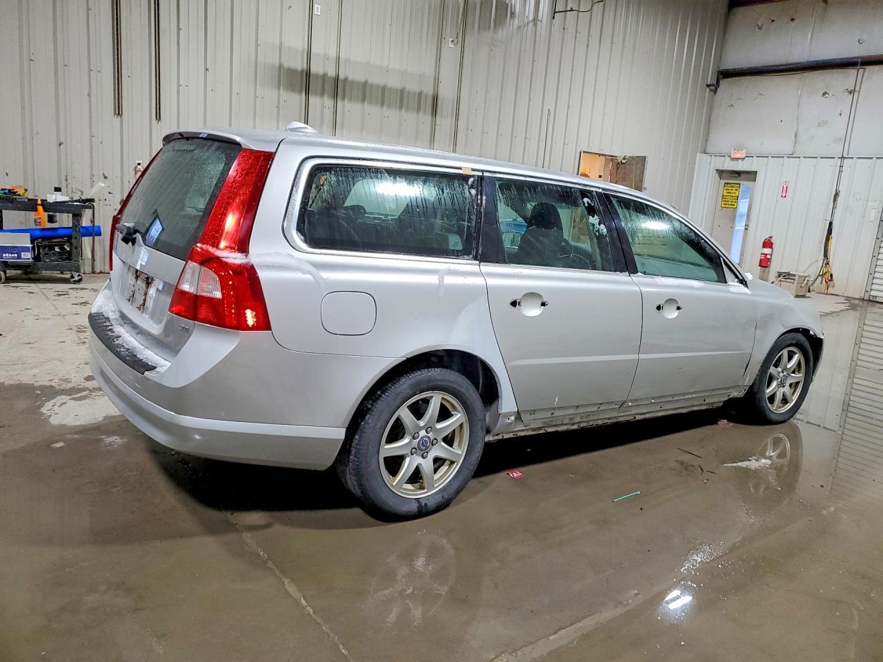 2009 VOLVO V70