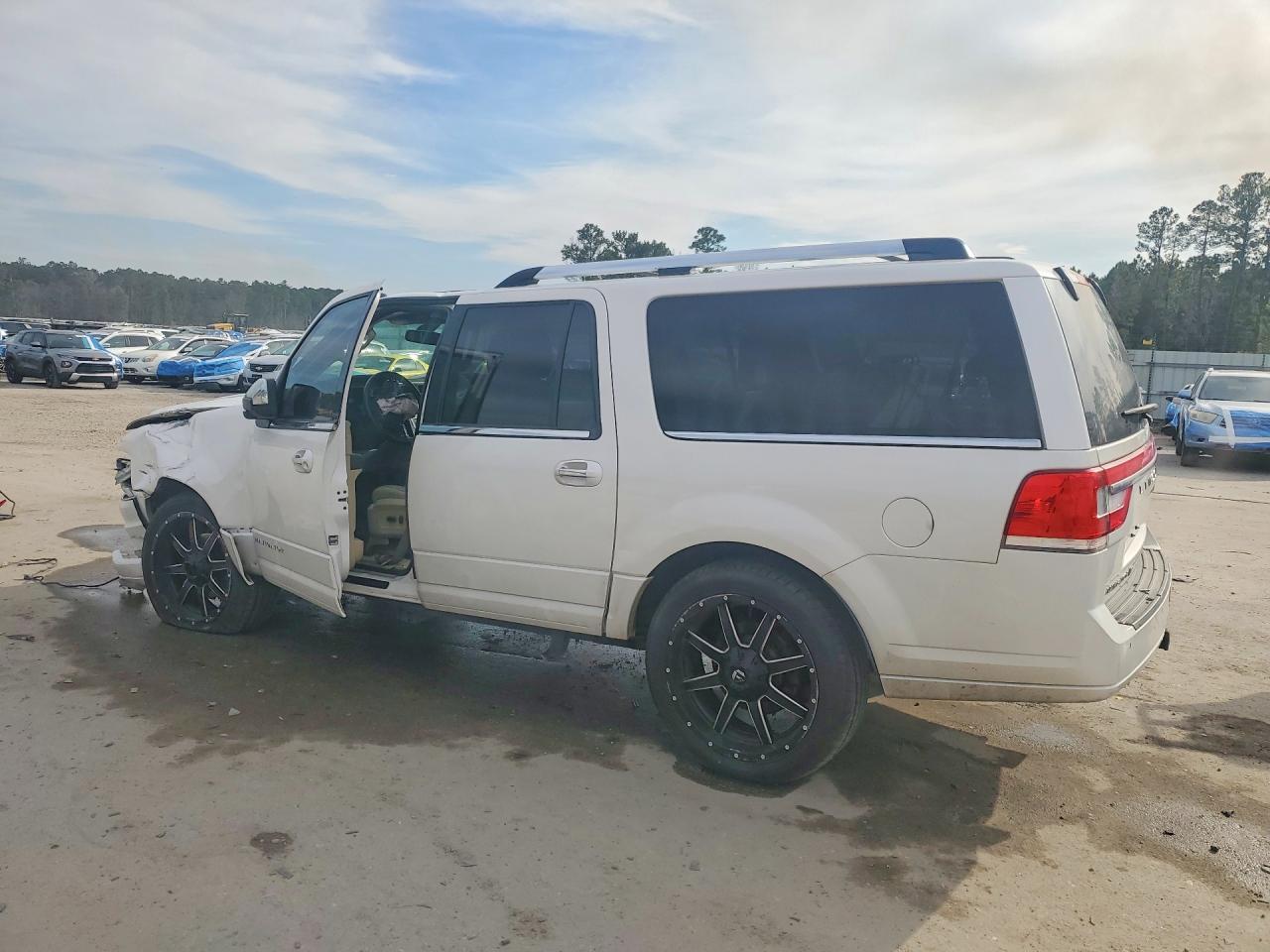 2015 LINCOLN Navigator