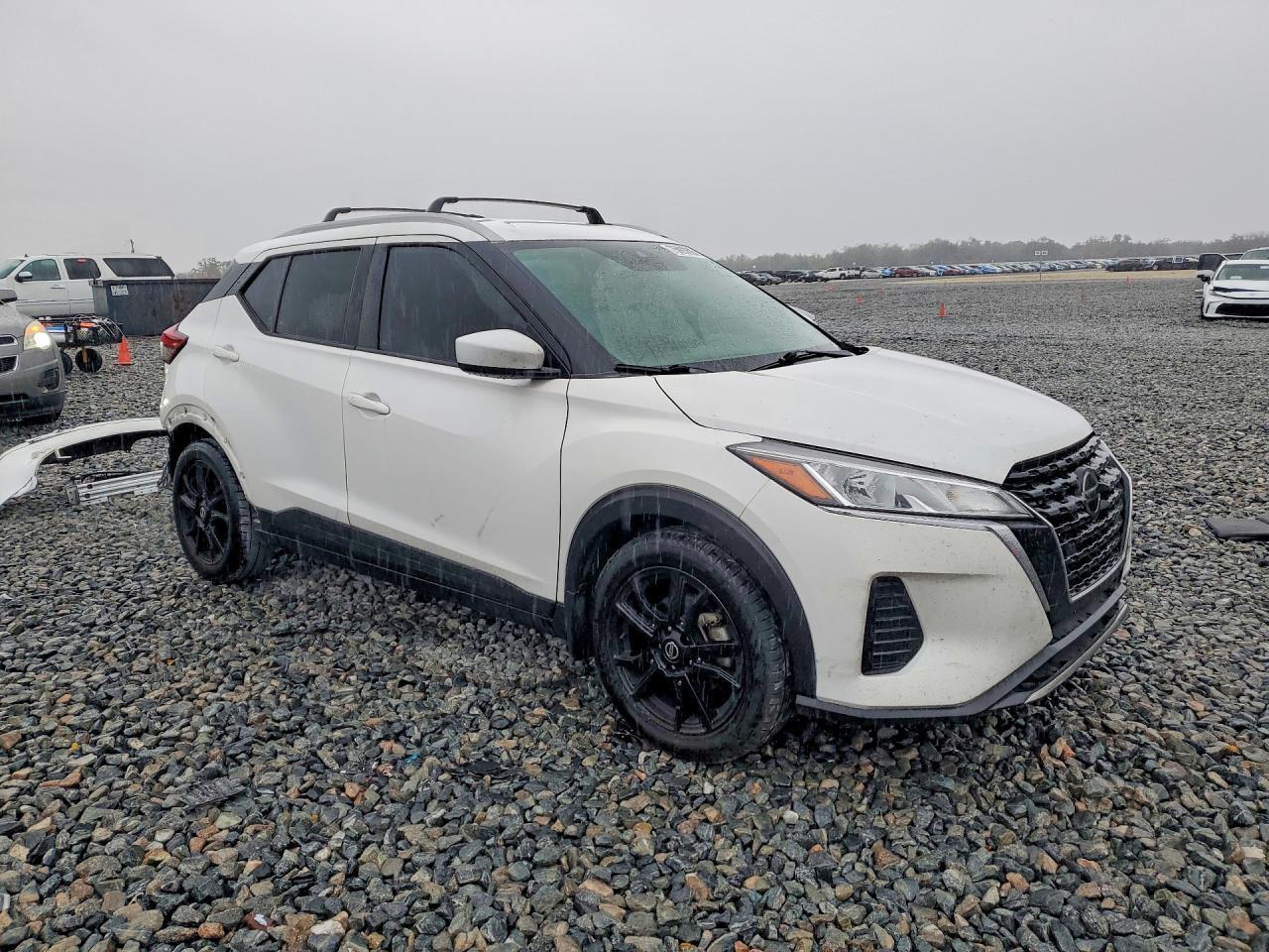 2021 NISSAN KICKS
