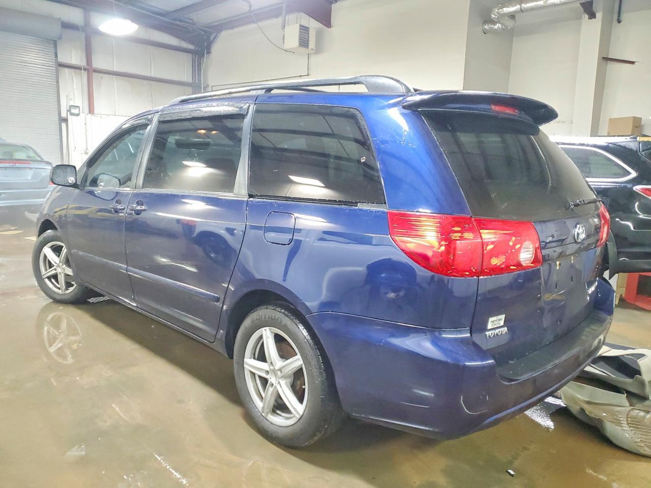 2007 TOYOTA SIENNA