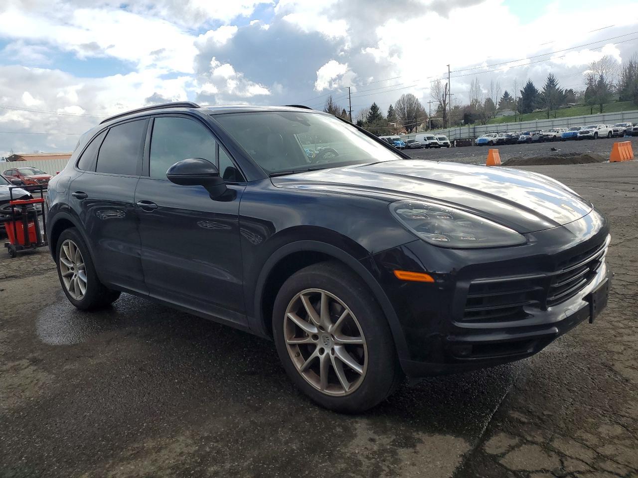 2019 PORSCHE CAYENNE