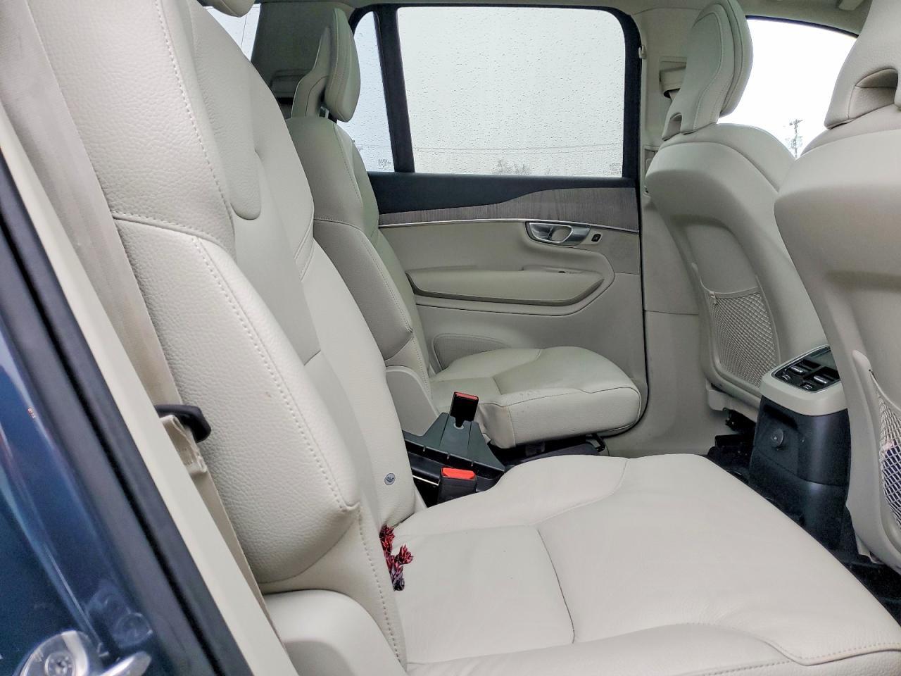 2024 VOLVO XC90