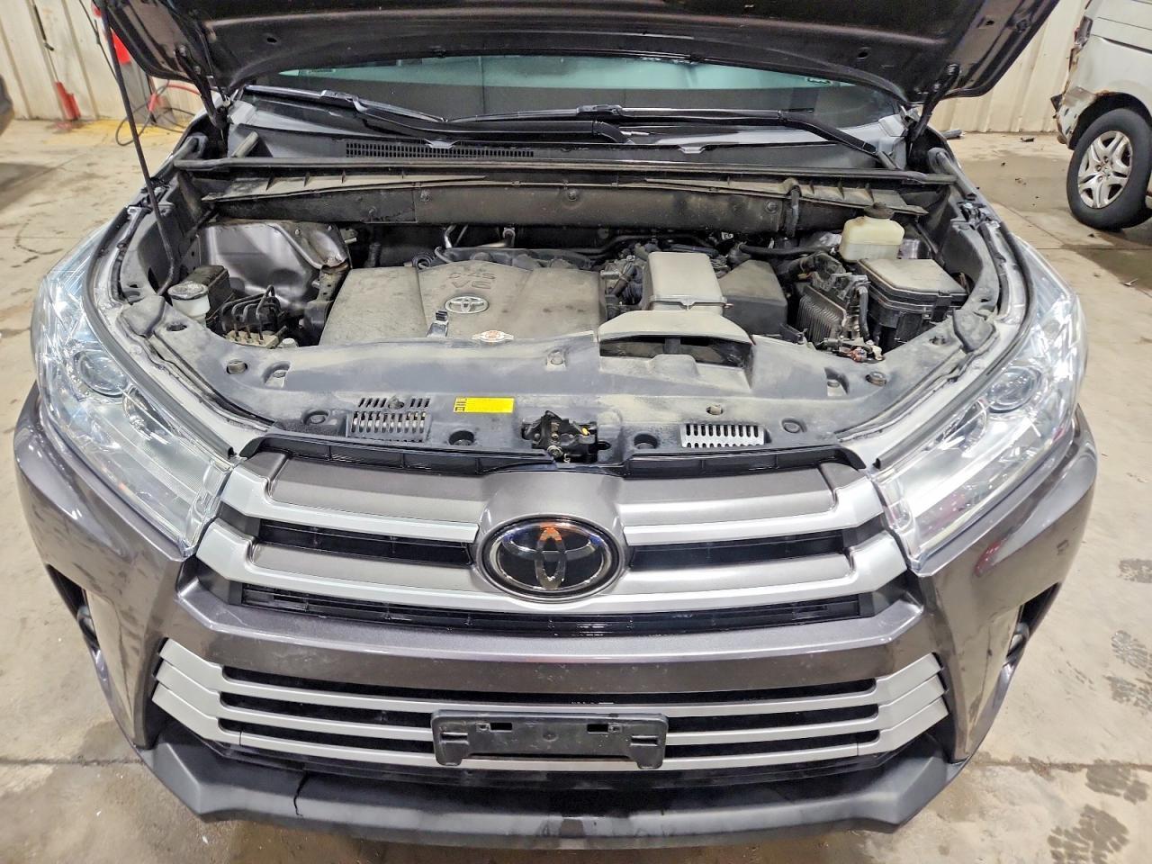 2018 TOYOTA HIGHLANDER