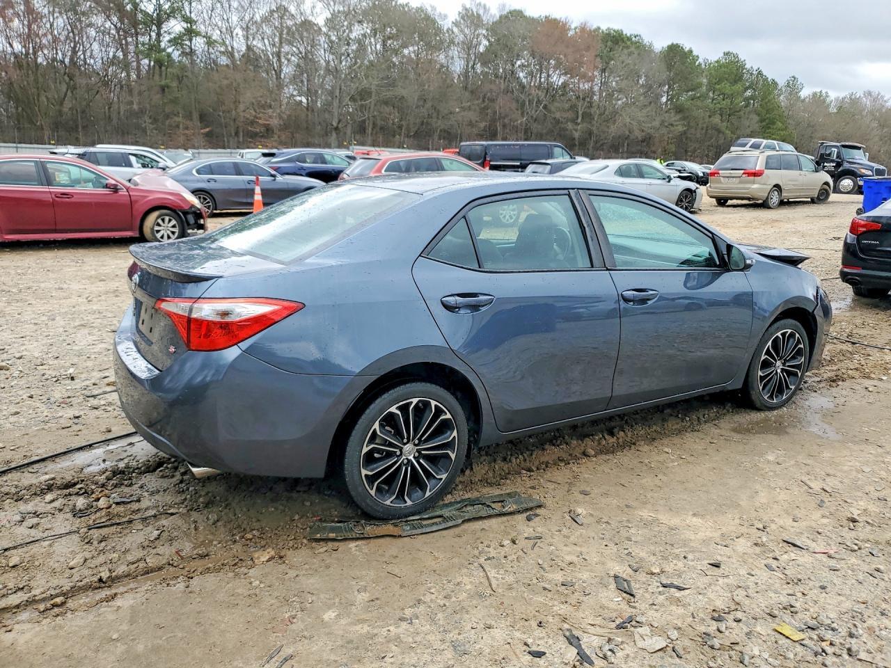 2015 TOYOTA COROLLA