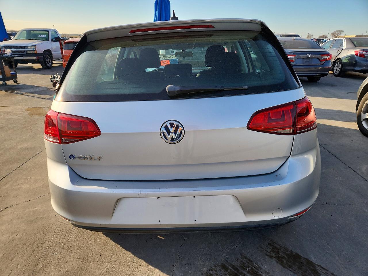 2016 VOLKSWAGEN e-Golf