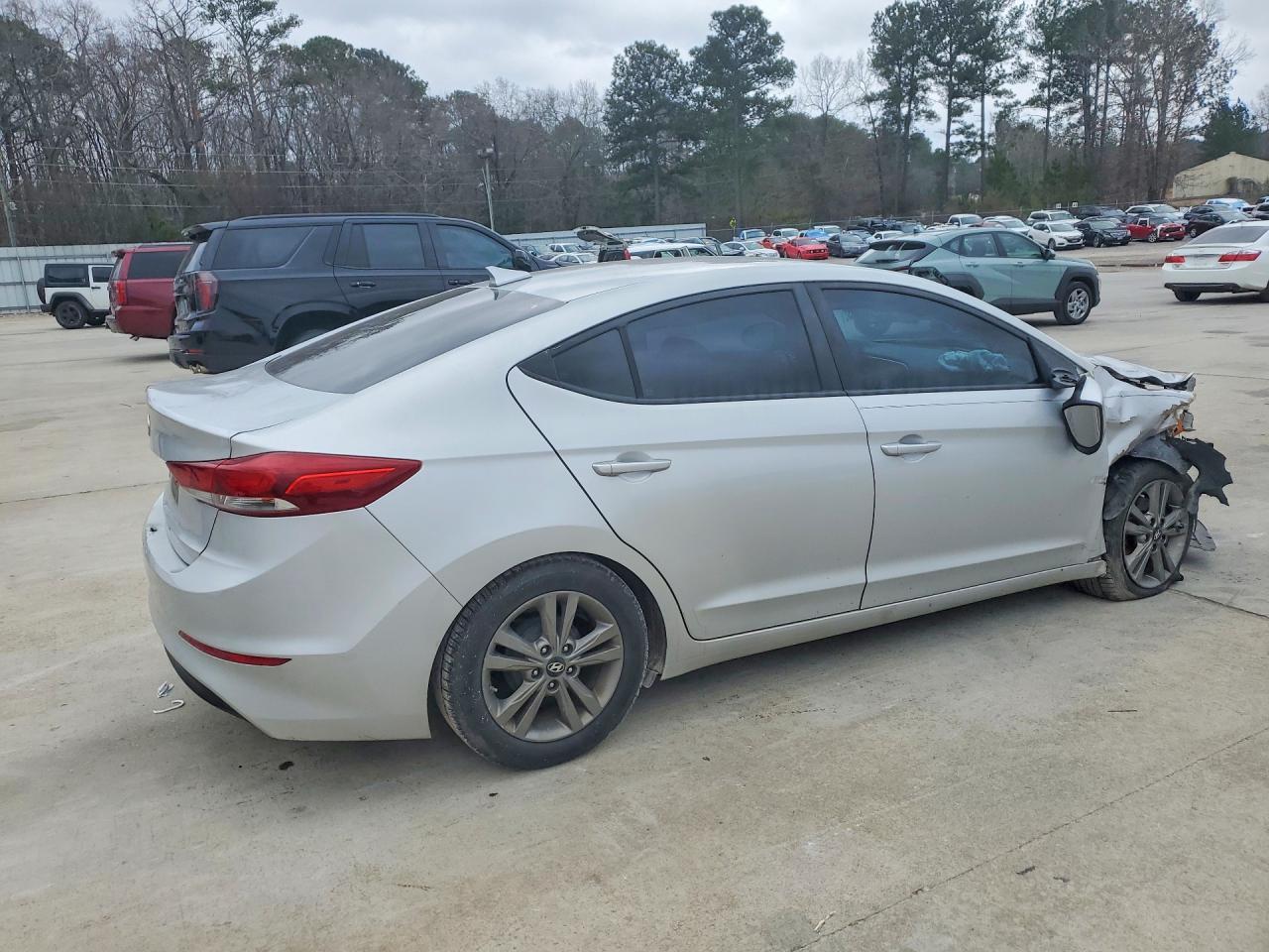 2017 HYUNDAI ELANTRA