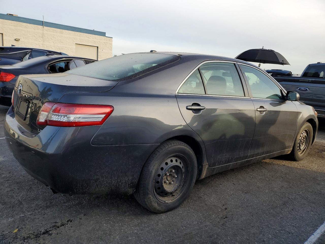 2011 TOYOTA CAMRY