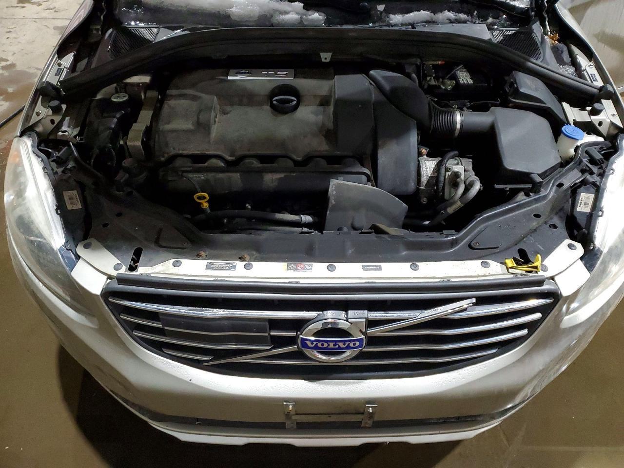 2015 VOLVO XC60